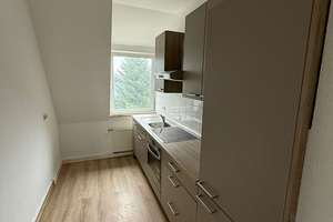 DG Maisonette 3-Zimmer mit EBK, Laminat und Wannenbad in guter Lage – Chopinstraße 49, 9119 Kappel, Chemnitz – Vorschaubild 1