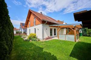 Familienglück in Holzbauweise: Freistehendes Einfamilienhaus mit Garten – Die vollständige Adresse der Immobilie erhältst du vom Anbieter., 94369 Rain – Vorschaubild 2