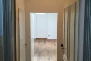 1,5 Zimmer/ Studio Parkett, 3,5m hohe Decken- ruhiges Hinterhaus im Herzen d. Bonner  Altstadt – Wolfstraße 28, 53111 Nordstadt, Bonn – Vorschaubild 2