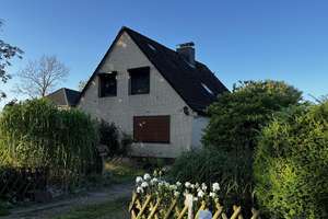 Haus und Grundstück in Quickborn Heide – Die vollständige Adresse der Immobilie erhältst du vom Anbieter., 25451 Quickborn – Vorschaubild 1