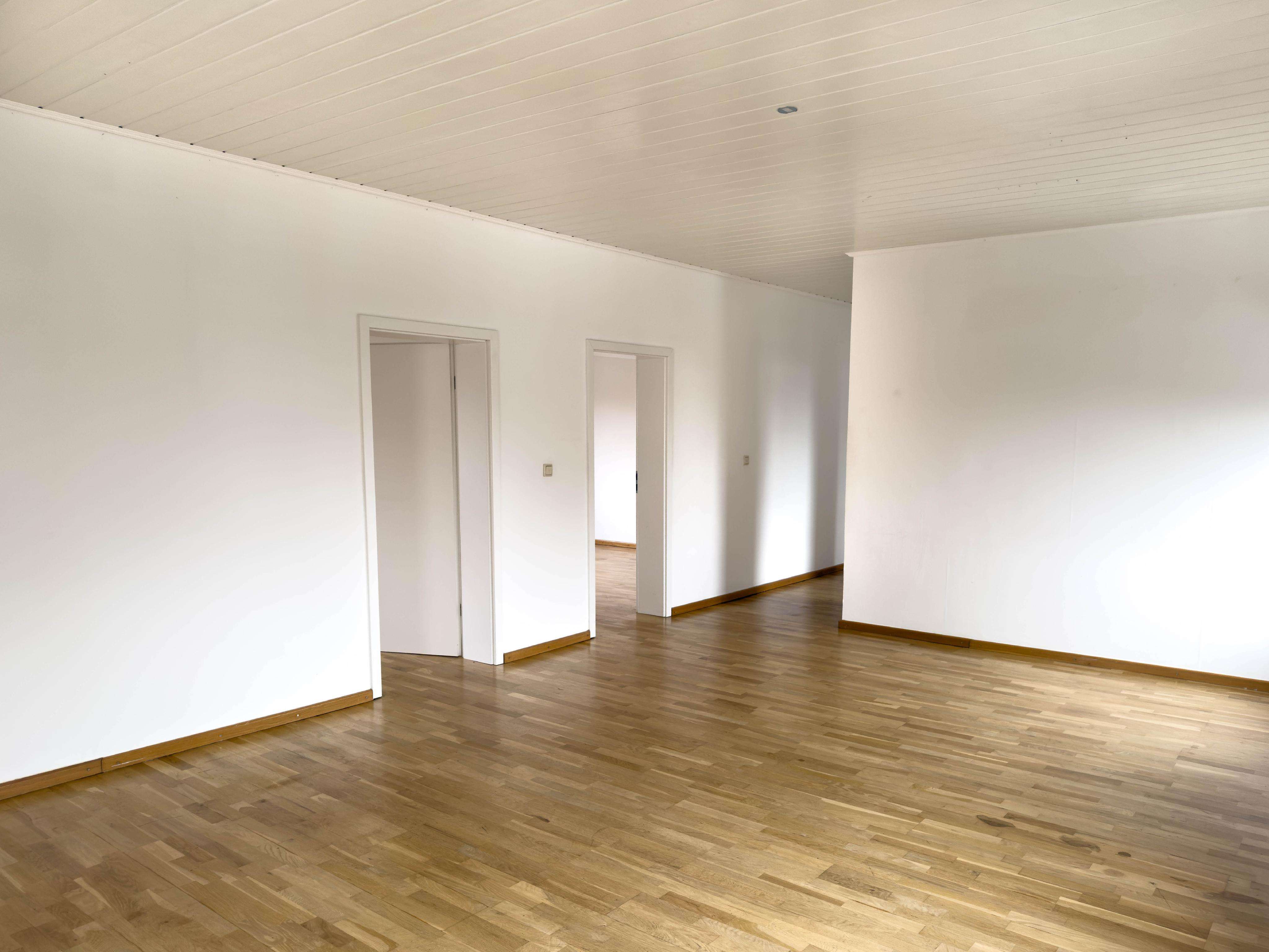 Immobilie in Steinburg - Attraktive 3-Zimmer-Wohnung mit Wintergarten und Gartenanteil - Bild 0