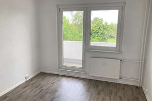 Drei Zimmer mit Balkon! – Olvenstedter Chaussee 153, 39130 Neu Olvenstedt, Magdeburg – Vorschaubild 1