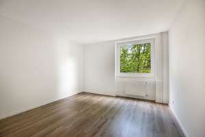 Großzügige, sanierte 3,5-Wohnung mit Loggia in zentraler Lage von Düsseldorf-Oberkassel! – Die vollständige Adresse der Immobilie erhältst du vom Anbieter., 40545 Oberkassel, Düsseldorf – Vorschaubild 8
