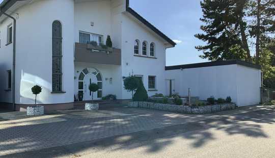 Bild von Wohnhaus inkl. Produktions-/ Lager-/Ausstellungsflächen