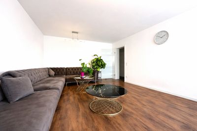 Stilvolle 4 Zimmer Wohnung mit Balkon