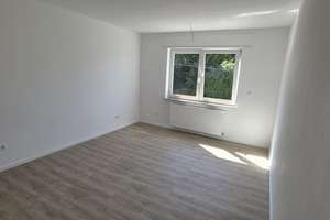 Neu renovierte 4-Zimmer-Wohnung mit 2 Balkonen im 1. OG in Bad Cannstatt, Wohngebiet "Im Geiger" – Im Geiger 45, 70374 Im Geiger, Stuttgart – Vorschaubild 18