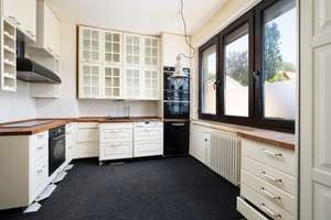Charaktervolles Mehrparteienhaus mit Modernisierungspotenzial in zentraler Stadtlage von Delmenhorst – Die vollständige Adresse der Immobilie erhältst du vom Anbieter., 27749 Südliche Stadtmitte, Delmenhorst – Vorschaubild 5