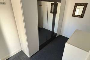 Charmante 2-Zimmer-Wohnung mit  Holzdielen, Einbauküche und separatem  Eingang in Hamburg-Sasel – Die vollständige Adresse der Immobilie erhältst du vom Anbieter., 22393 Sasel, Hamburg – Vorschaubild 7
