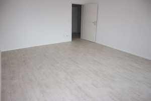 Frei ab 1.8.25  + Balkon an der Küche + 3. OG + Haus mit Aufzug** – Matthesstraße 80, 9113 Chemnitz – Vorschaubild 3