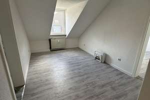 ** Frisch kernsanierte 5-Zimmer-Wohnung im Altbau Dachgeschoss **