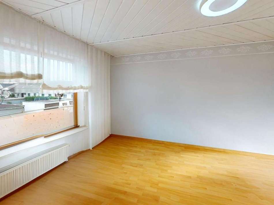 Charmantes-Zweifamilienhaus-mi