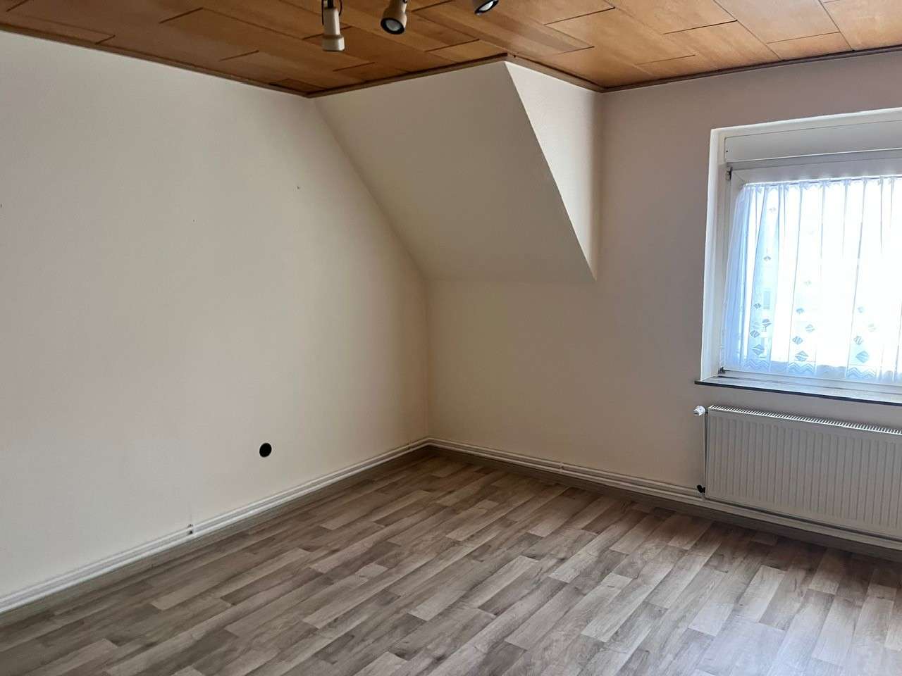 Immobilie in Süpplingen - Charmantes Einfamilienhaus mit Carport & Innenhof in Süpplingen - Bild 1