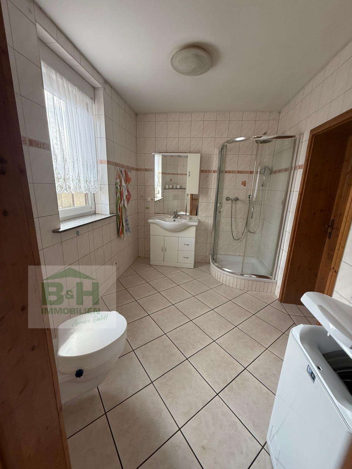 Immobilie in Zörbig - Preis auf Anfrage - EFH mit großem Grst. ca. 1900 qm - DHH - in Zörbig - ruhige Randlage Wfl. 137 qm - Bild 2