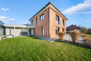 Repräsentatives und energieeffizientes Einfamilienhaus in ruhiger Feldrandlage – Die vollständige Adresse der Immobilie erhältst du vom Anbieter., 24235 Laboe – Vorschaubild 32