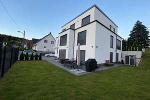 Exklusive Neubau-Erdgeschosswohnung mit eigenem Hauseingang, Garten & Terrasse in Remscheid-Lennep