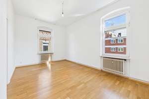 Charmante Altbauetage mit großzügigem Raumangebot und neuwertiger Küche in citynaher Bestlage – Die vollständige Adresse der Immobilie erhältst du vom Anbieter., 65195 Nordost, Wiesbaden – Vorschaubild 7