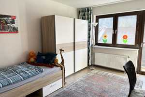 Ruhig gelegenes Einfamilienhaus mit großem Garten und Einliegerwohnung – Bayreuth (Kreis) – Vorschaubild 13