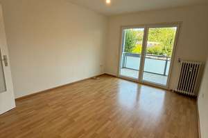 Helle 4-Zimmer-Erdgeschosswohnung mit Balkon, Gartennutzung & Einbauküche in Essen-Frintrop