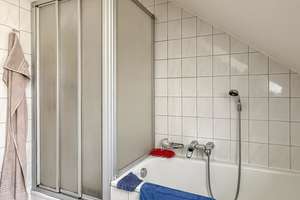 Geräumige 3-Zimmer-Dachgeschosswohnung im Herzen von Bi-Jöllenbeck – Die vollständige Adresse der Immobilie erhältst du vom Anbieter., 33739 Jöllenbeck, Bielefeld – Vorschaubild 9