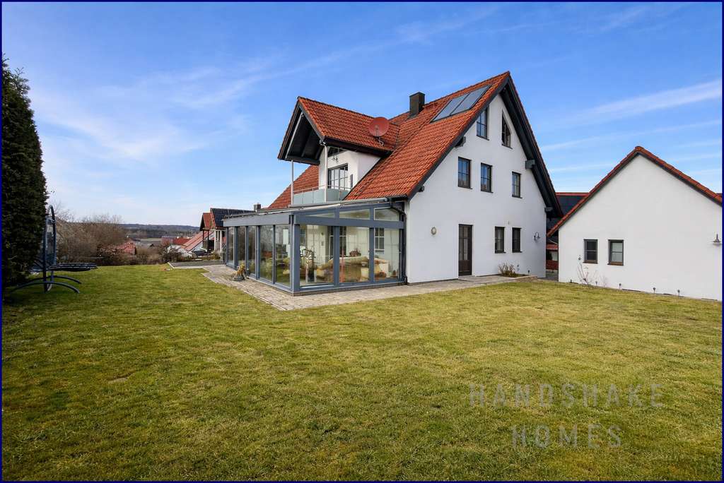 Immobilie in Pörnbach - „Stilvolle Villa mit Südgarten – Seltene Gelegenheit in dieser Klasse“ - Bild 1