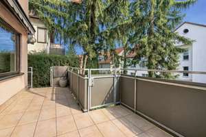 Doppelhaushälfte in Stuttgart-Stammheim: 145 m² Wohnfläche, Kamin, Garten & Garage – Die vollständige Adresse der Immobilie erhältst du vom Anbieter., 70439 Stammheim-Süd, Stuttgart – Vorschaubild 2