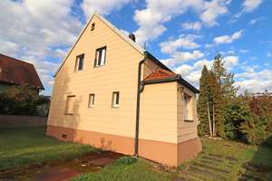 Haus mit Potenzial! Günstiges Renovierungsobjekt mit Nebengebäude & idyllischem Garten
 – Die vollständige Adresse der Immobilie erhältst du vom Anbieter., 92694 Etzenricht – Vorschaubild 1