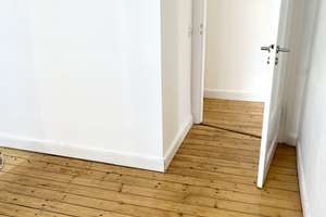 ***Kernsaniert: Helle 2 Zi. Altbauwohnung mit Balkon, zentrale Lage*** – Bunsenstraße 1, 65203 Biebrich, Wiesbaden – Vorschaubild 11