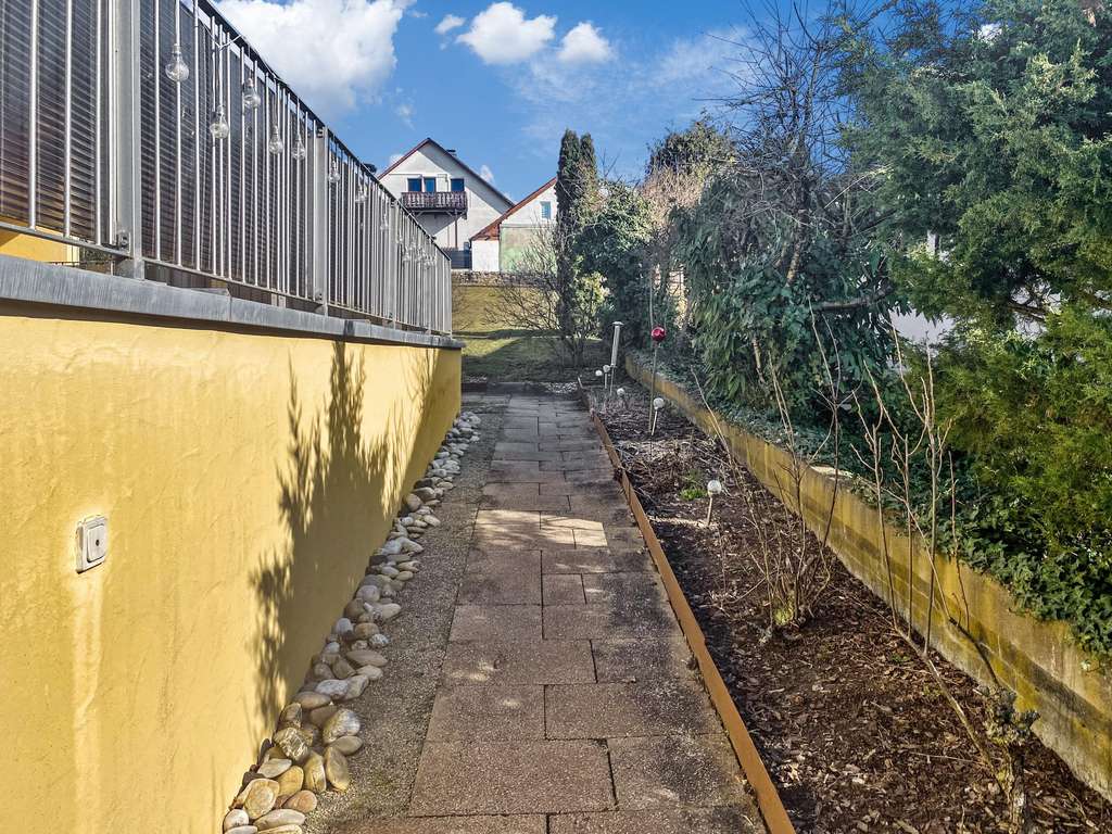 Immobilie in Volkach - Begehrte Wohnlage! - Bild 3