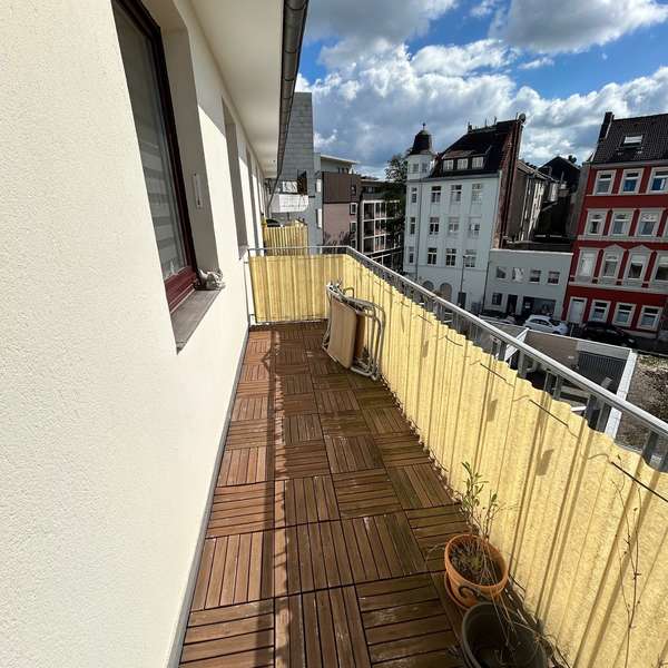 *** Attraktives u. solides Mehrfamilienhaus - mit Garagen - Aachener Innenstadt ***