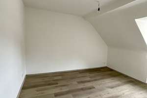3 Nettokaltmieten frei! Familienwohnung im Dachgeschoss.. – Duisburger Str. 57, 47198 Alt-Homberg, Duisburg – Vorschaubild 5