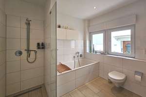 Erstklassige, luxuriöse Hochparterre Wohnung mit Garten und Garage in 1A-Lage in Bochum-Stadtpark – Die vollständige Adresse der Immobilie erhältst du vom Anbieter., 44787 Grumme, Bochum – Vorschaubild 10