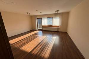 Pfiffige 2 ZW, Garage, Balkon, KA oder Eigenutz, sofort frei !!! – Die vollständige Adresse der Immobilie erhältst du vom Anbieter., 71088 Holzgerlingen – Vorschaubild 3