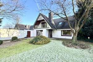 Exklusives Wohnen in Sackgassenlage: Gepflegtes Haus mit Galerie, Kamin und Garten in Heide-Ost – Die vollständige Adresse der Immobilie erhältst du vom Anbieter., 25746 Heide – Vorschaubild 4