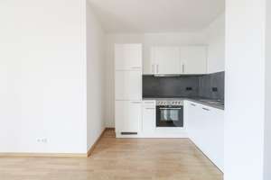 Drei Schlafzimmer, eine sonnige Loggia – 4 Zimmer im FRANKY – 60326 Gallus, Frankfurt am Main – Vorschaubild 2