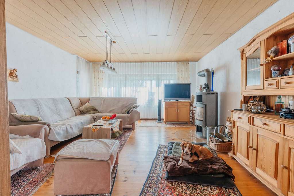 Immobilie in Weil der Stadt - Attraktives Mehrgenerationenhaus in Merklingen mit großer Grundstücksfläche - Bild 2