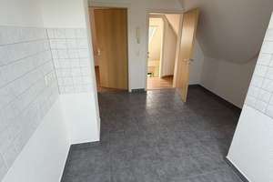 Charmante 2-Zimmer-Dachgeschosswohnung im ruhigen 3-Familienhaus in Essen – Beisenstraße 3, 45327 Katernberg, Essen – Vorschaubild 6
