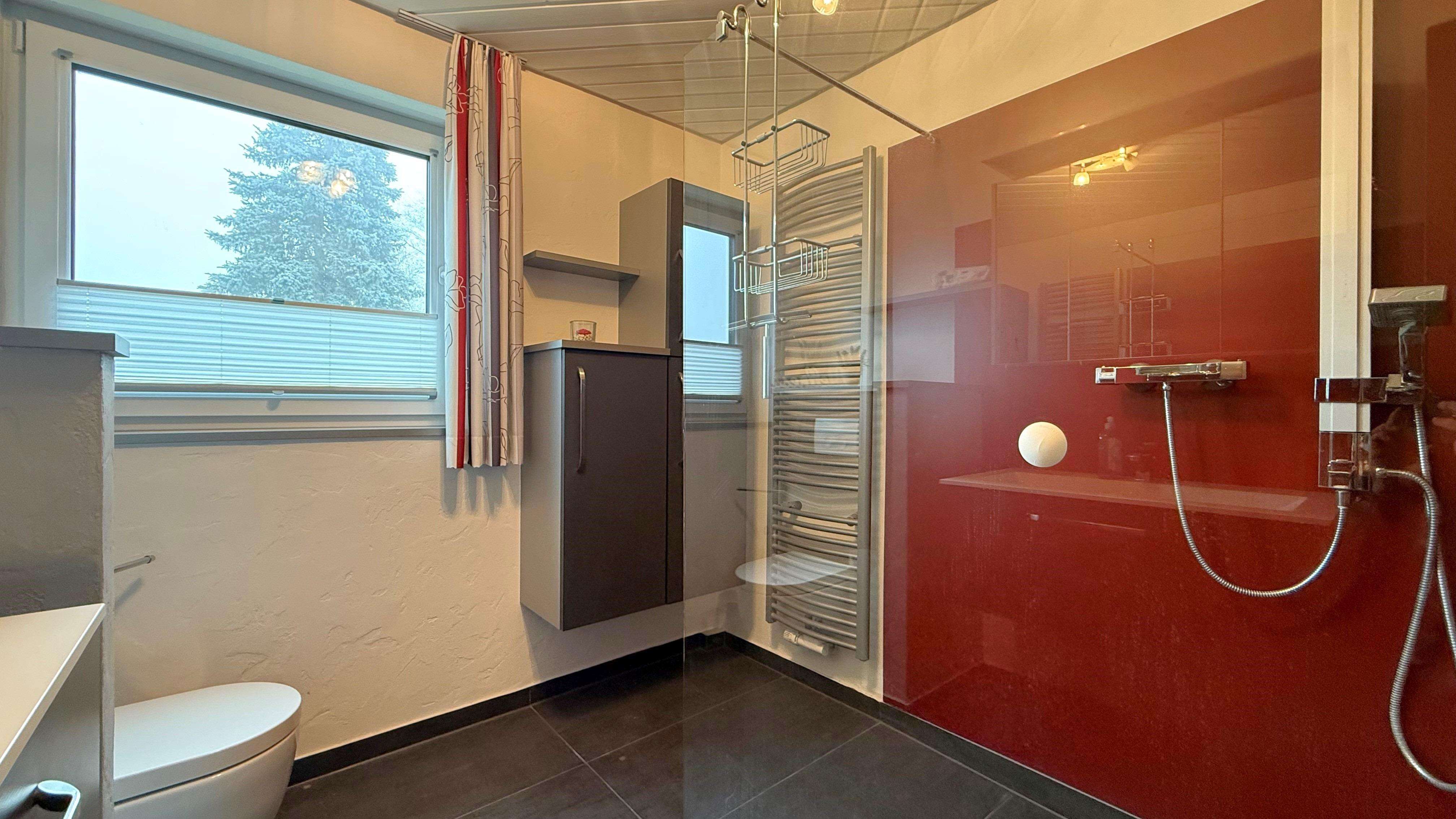 Immobilie in Neuhausen ob Eck - Familienhaus mit XXL Werkstatt - Bild 1