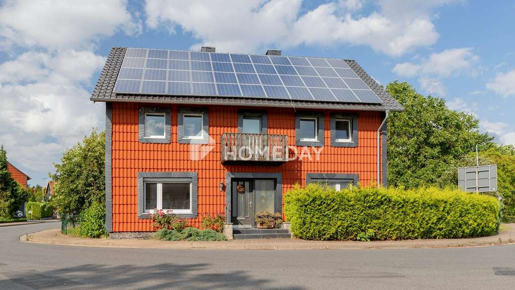 Immobilie in Dahlum - Schraubertraum mit Wohnkomfort: freistehendes EFH, Doppelgarage, Werkstatt & PV in ländlicher Lage - Bild 0