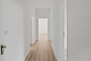 Renovierte 3 Zi.-EG-Wohnung mit Tageslichtbad – Dellwiger Straße 123, 45357 Frintrop, Essen – Vorschaubild 2