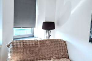 Wohnen mit Aussicht auf Zeit: Möblierte 2-Zimmer-Wohnung mit atemberaubendem Köln – Theodor-Heuss-Ring 1, 50668 Neustadt/Nord, Köln – Vorschaubild 2