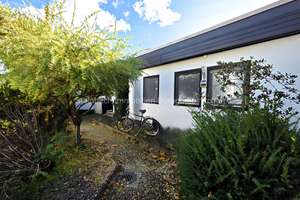 Helles Wohnparadies! Flachdach-Bungalow mit Sonnenterrasse in Mainz-Finthen – Die vollständige Adresse der Immobilie erhältst du vom Anbieter., 55126 Finthen, Mainz – Vorschaubild 2