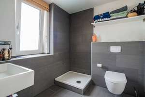 Design trifft Lage: Modernes Endreihenhaus in Hamburgs Premiumlage – Die vollständige Adresse der Immobilie erhältst du vom Anbieter., 22337 Ohlsdorf, Hamburg – Vorschaubild 10
