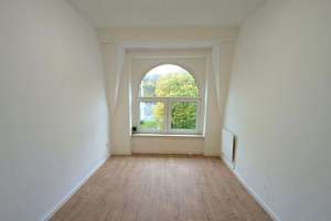 Helle 4-Zimmer-Dachgeschosswohnung mit hohen Decken - gut angebunden & zentral in Sonnborn – Sonnborner Str. 42, 42327 Elberfeld West, Wuppertal – Vorschaubild 3