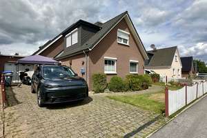 Solides Einfamilienhaus mit herrlichem Garten auf Eigenland – Die vollständige Adresse der Immobilie erhältst du vom Anbieter., 23570 Travemünde, Lübeck – Vorschaubild 2