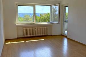 Provisionsfrei! Renovierte 2-Zimmer-Wohnung mit Balkon & 15.000 € Rücklage