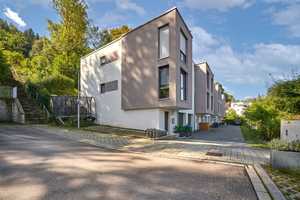 Charmantes Reihenmittelhaus mit Gartenterrasse und Doppelgarage – modernes Wohnen in bester Lage – Emmendingen (Kreis) – Vorschaubild 3