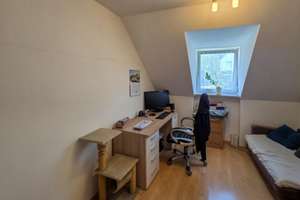 Stilvolle 4-Zimmer-Maisonette mit Galerie und zwei Balkonen in begehrter Lage in Augsburg-Göggingen – Die vollständige Adresse der Immobilie erhältst du vom Anbieter., 86199 Göggingen-Süd, Augsburg – Vorschaubild 8