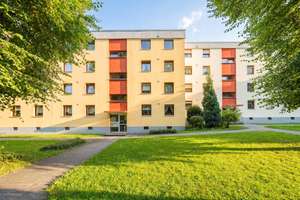 BEZUGSBEREIT | Sanierte 3-Zimmerwohnung inkl. Stellplatz und Südbalkon mit Blick ins Grüne – Heidelbergstraße 99, 74080 Böckingen, Heilbronn – Vorschaubild 1