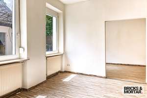 Hohe Decken, viel Licht: so wohnt es sich im Fürther AltbauErdgeschosswohnung, ab sofort bezugsfrei – Die vollständige Adresse der Immobilie erhältst du vom Anbieter., 90762 Altstadt, Innenstadt, Fürth – Vorschaubild 6