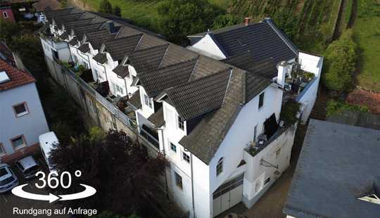 Bild von Großzügiger Gebäudekomplex bestehend aus 10 Wohnungen + Gewerbeeinheit mit Lagerhalle